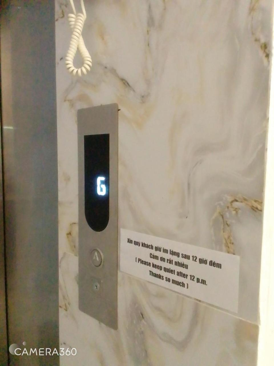 102 House Отель